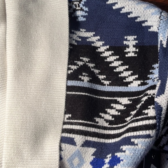 NWT PJ Salvage blue and white Aztec pattern lounging cardigan small - Picture 10 of 10